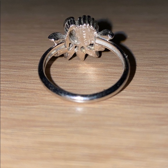 Vintage Avon Pearl Rhinestone Ring - Picture 5 of 7